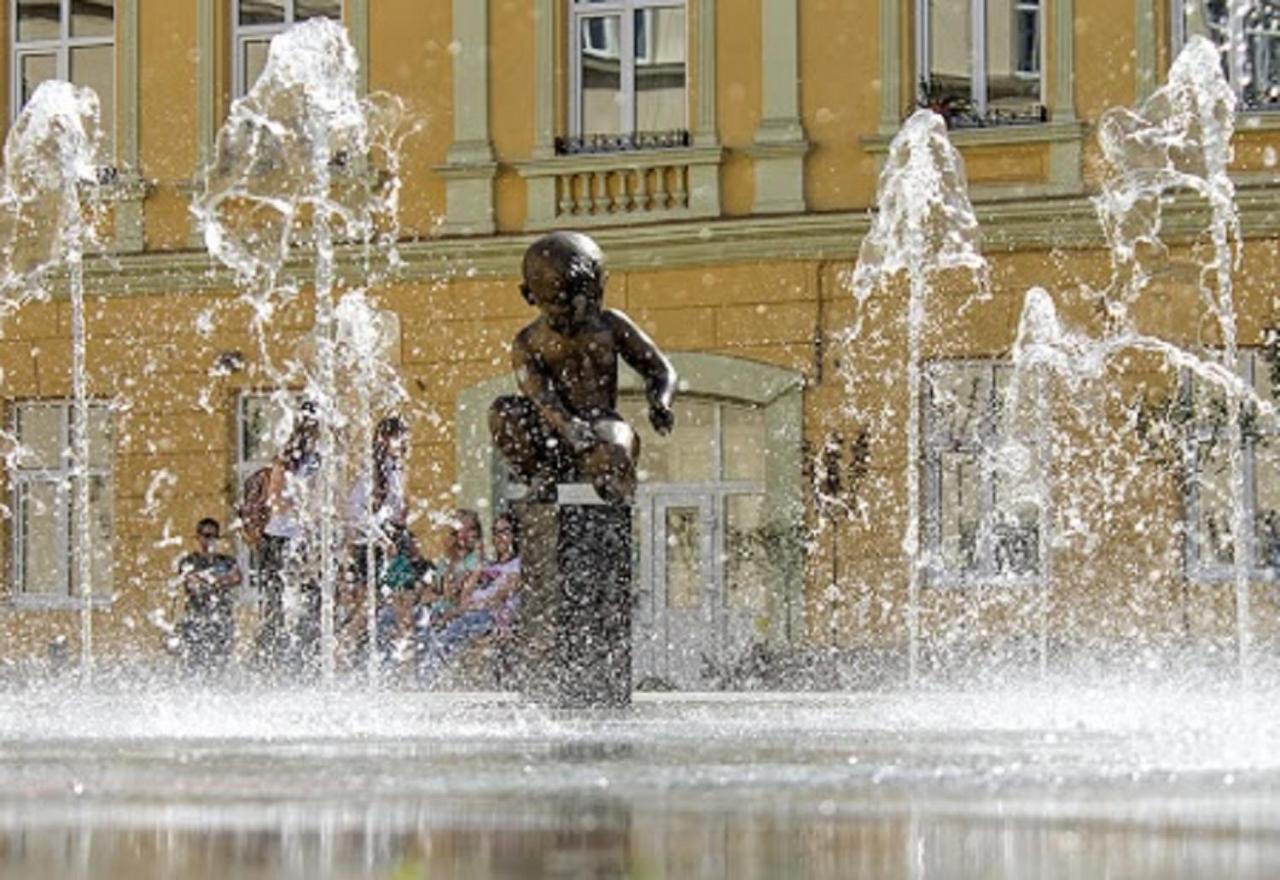 Апартаменти Аpartments in the center on Mitniy Square Львів Екстер'єр фото